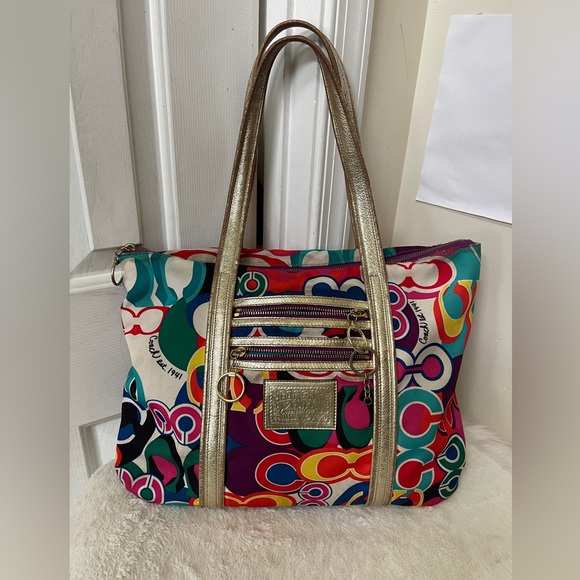 Coach Handbags - Coach Poppy Shoulder Bag GUC